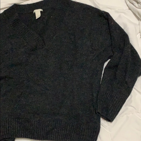 Woolen Sweater - Picture 1 of 4